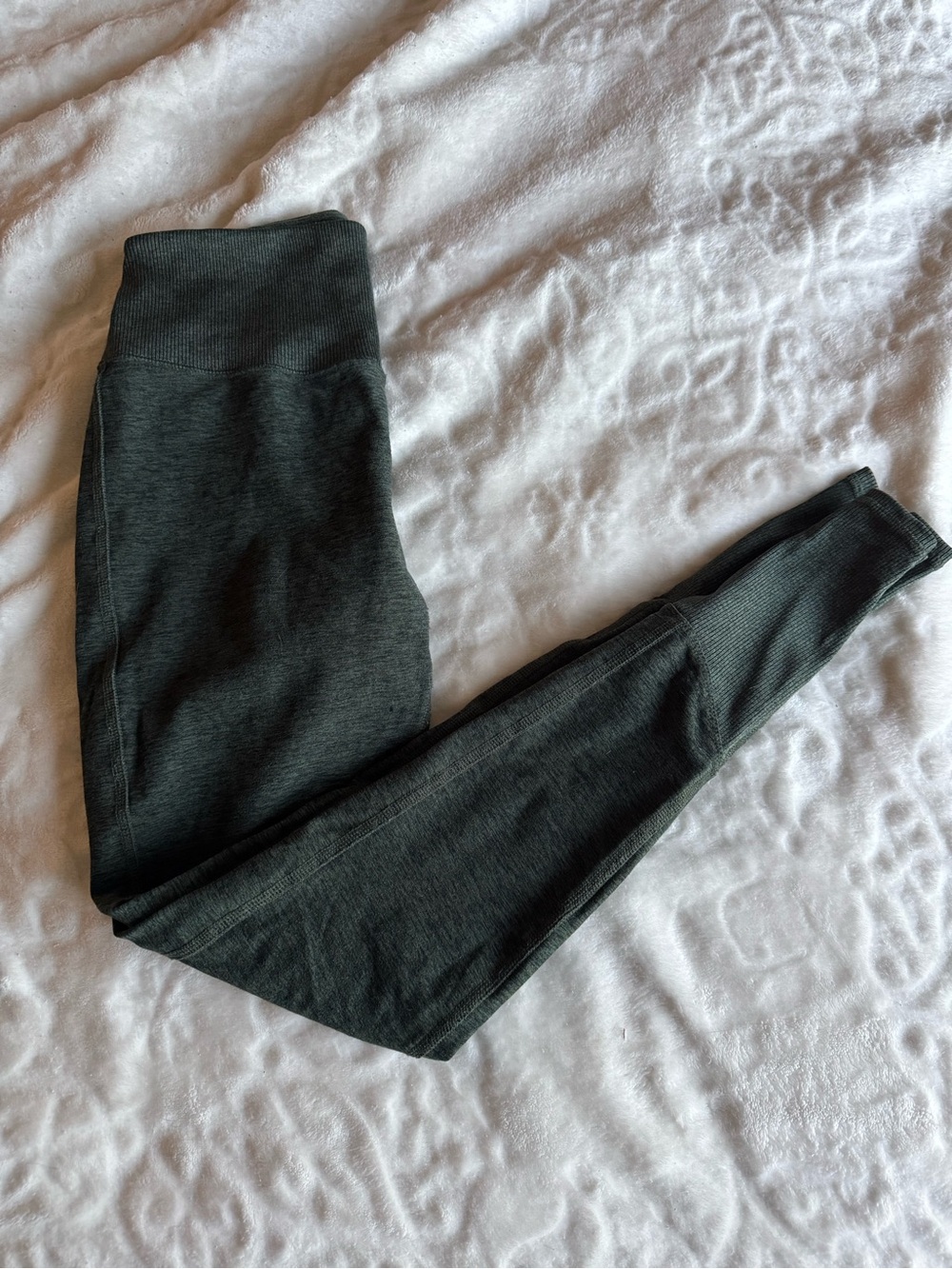 Alo heather green leggings size medium